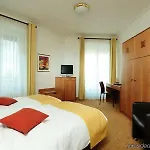 Eden 3*